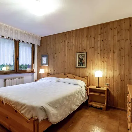 Des Alpes 3 Apartment *